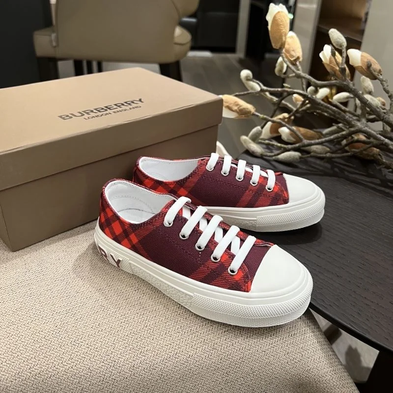 Trendsetting BURBERRY SHOES 29897