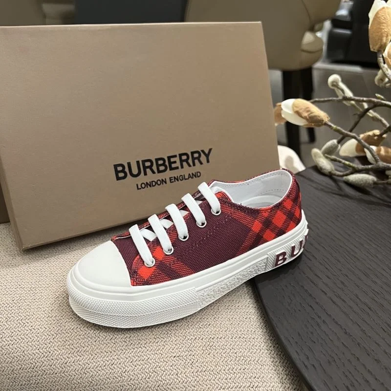 Trendsetting BURBERRY SHOES 29897