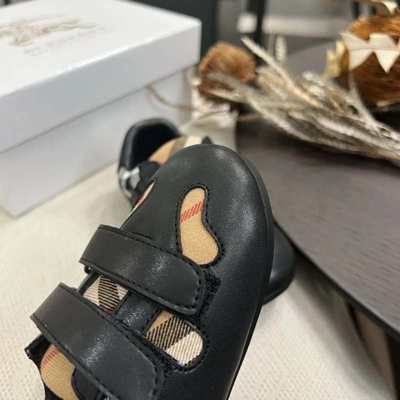 Unisex BURBERRY SHOES 29872