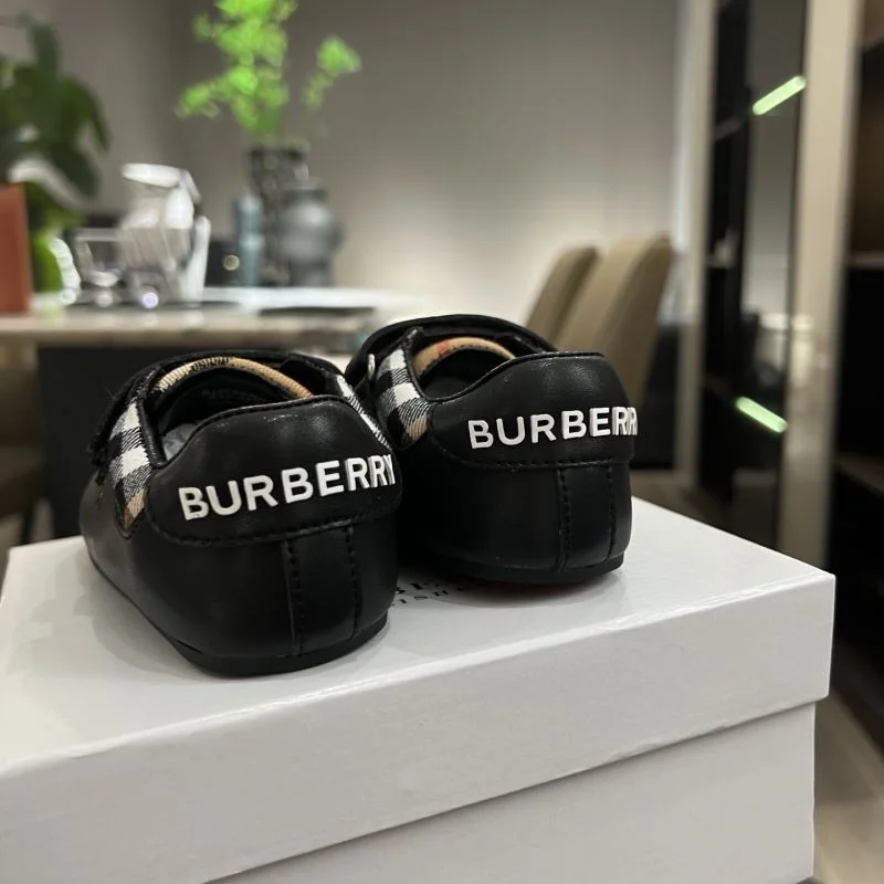 Unisex BURBERRY SHOES 29872