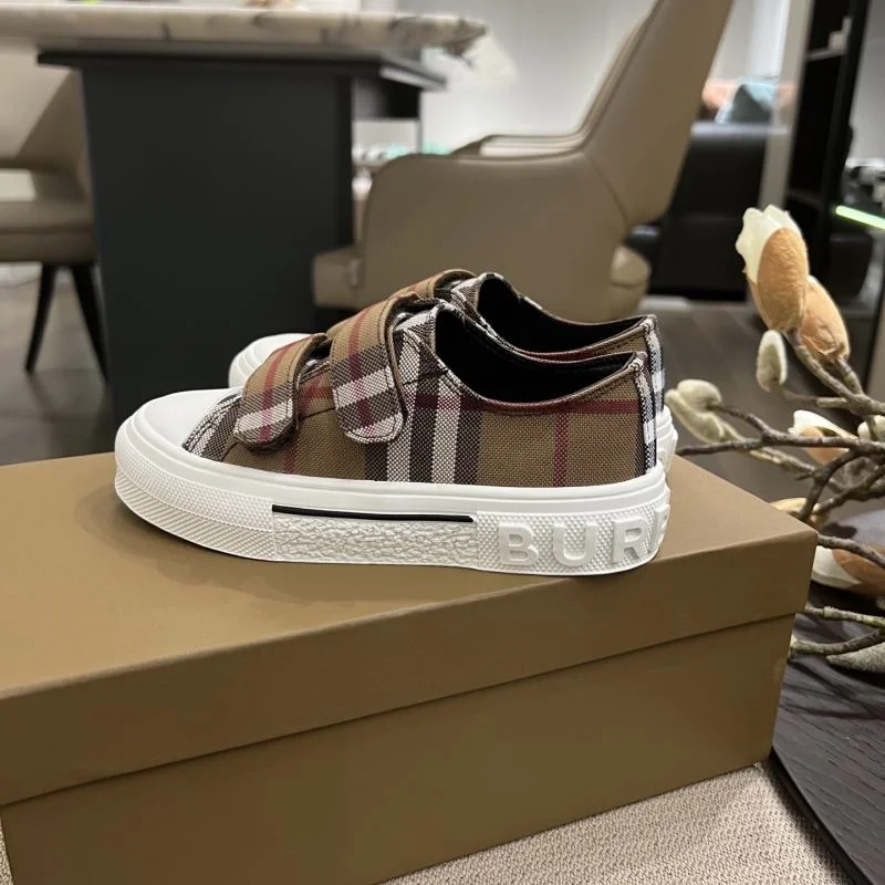 TravelReady BURBERRY SHOES 29885