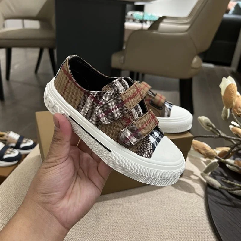 TravelReady BURBERRY SHOES 29885