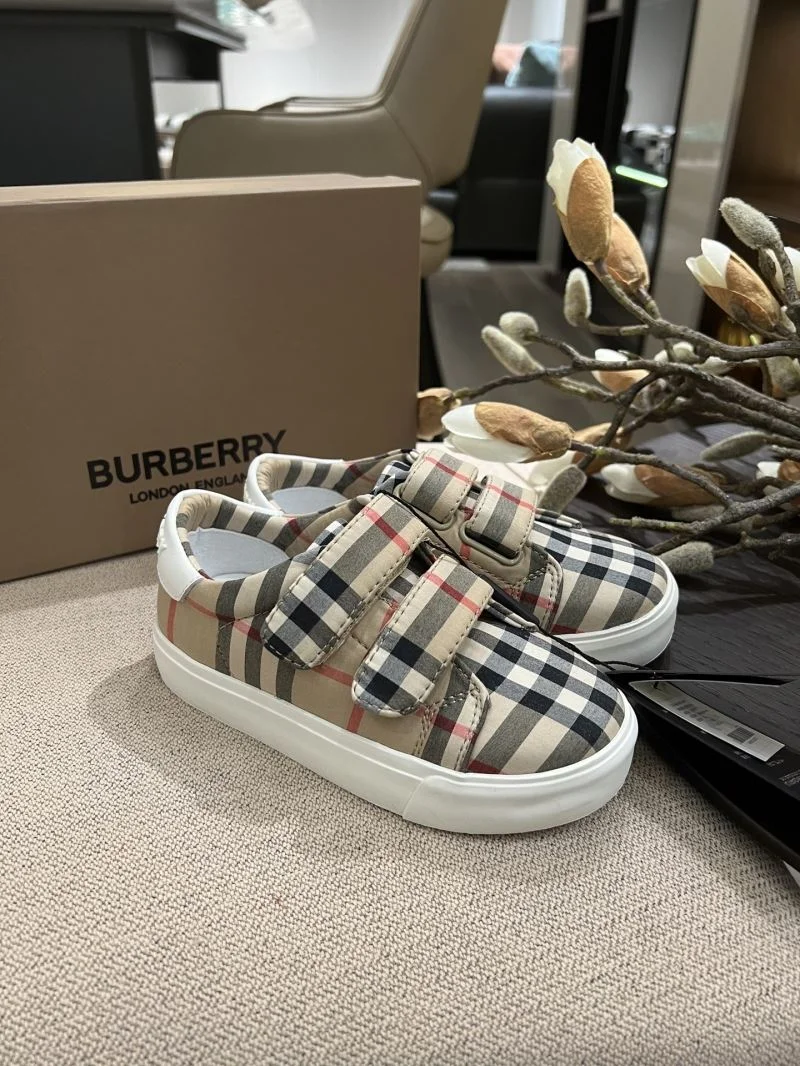 Packable BURBERRY SHOES 29881