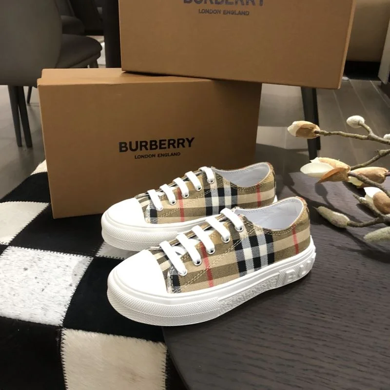 BURBERRY SHOES Sporty 29868