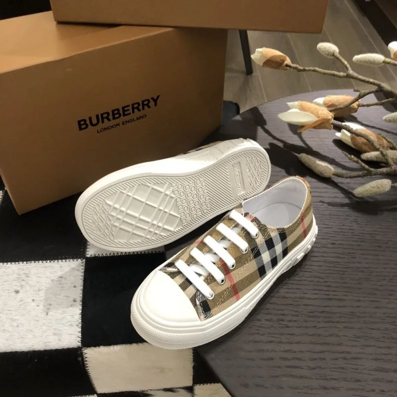BURBERRY SHOES Sporty 29868