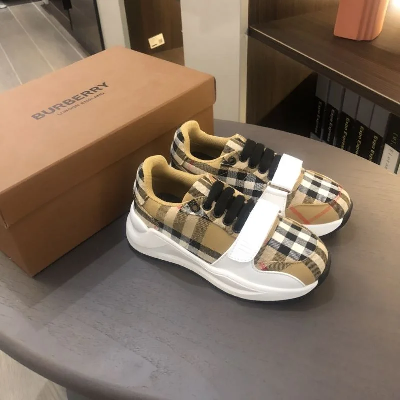 BURBERRY SHOES Attractive 29861