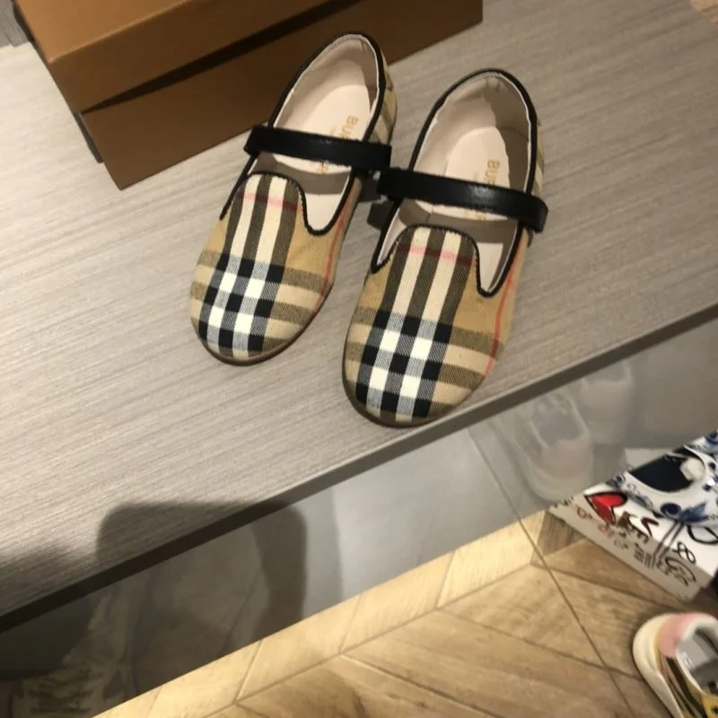 EasyMatch BURBERRY SHOES 30306