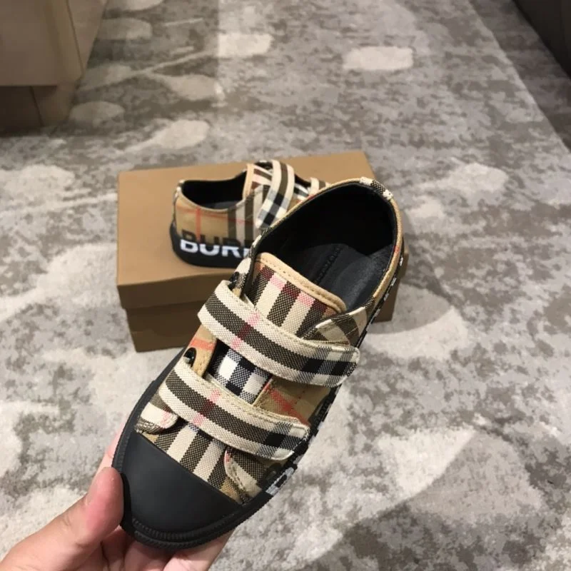BURBERRY SHOES FashionForward 30301