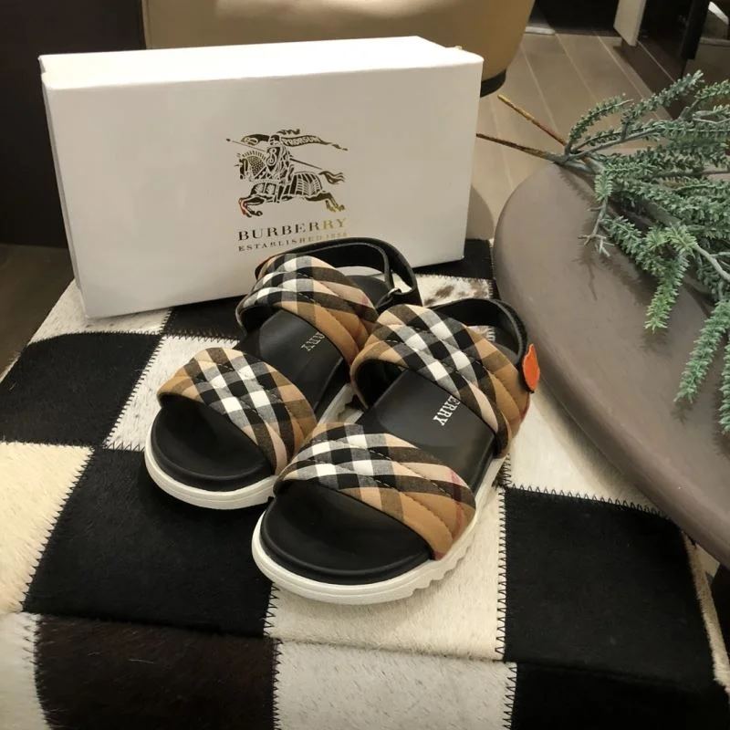 HighPerformance BURBERRY SHOES 30302