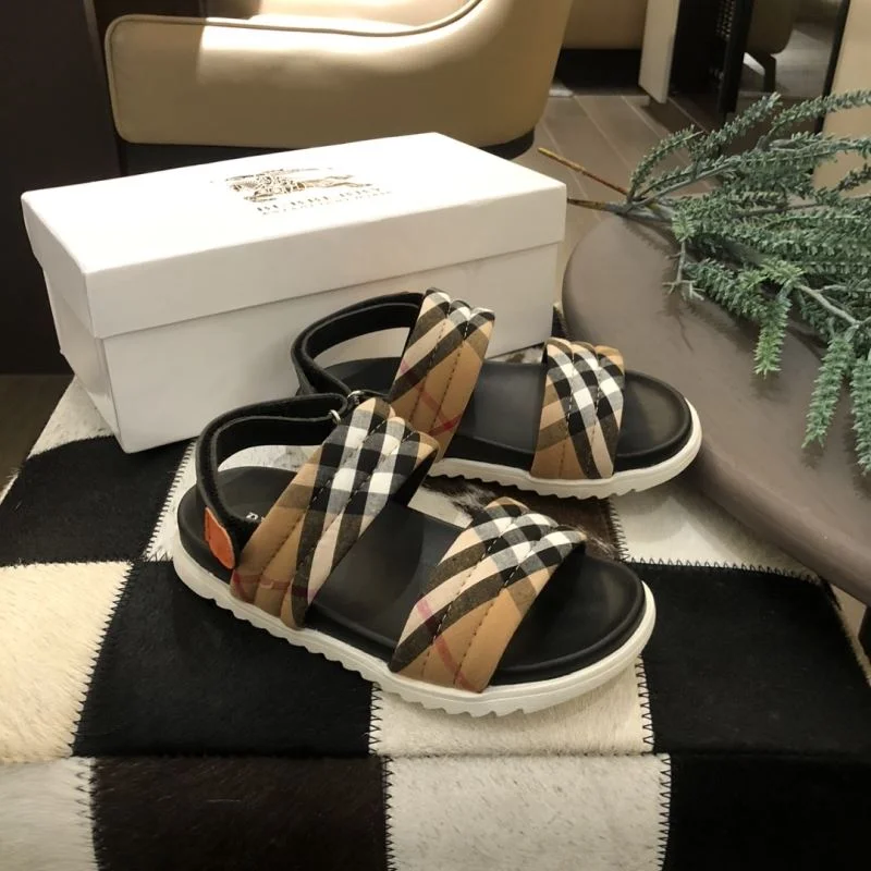 HighPerformance BURBERRY SHOES 30302