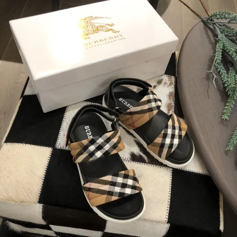 HighPerformance BURBERRY SHOES 30302