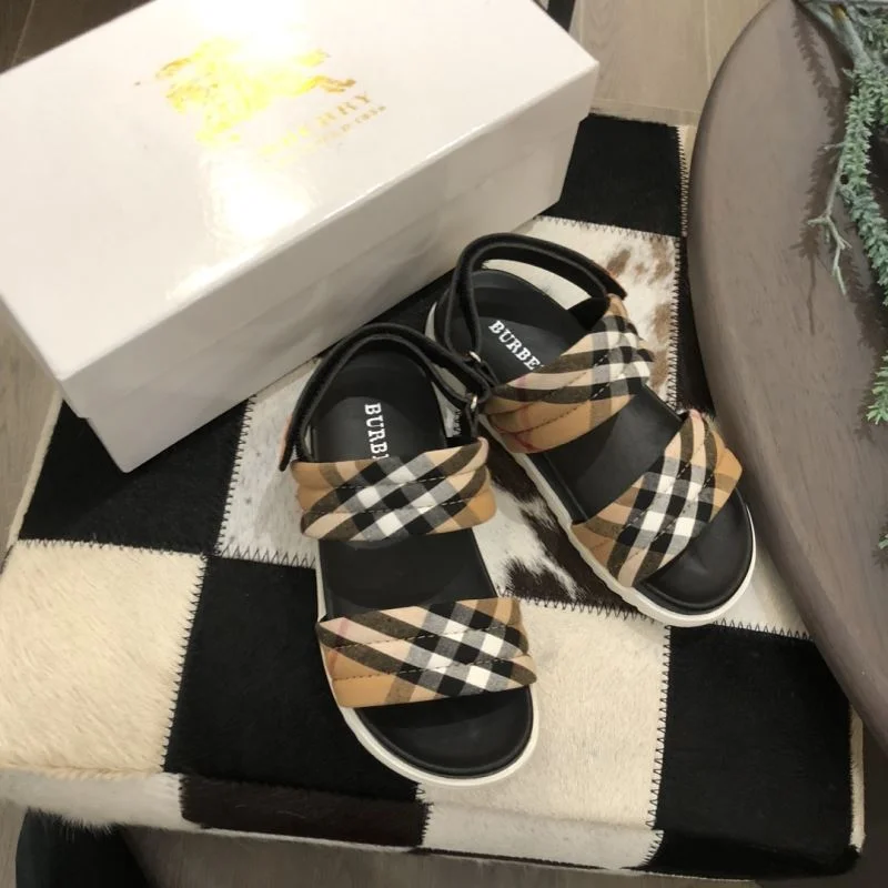 HighPerformance BURBERRY SHOES 30302