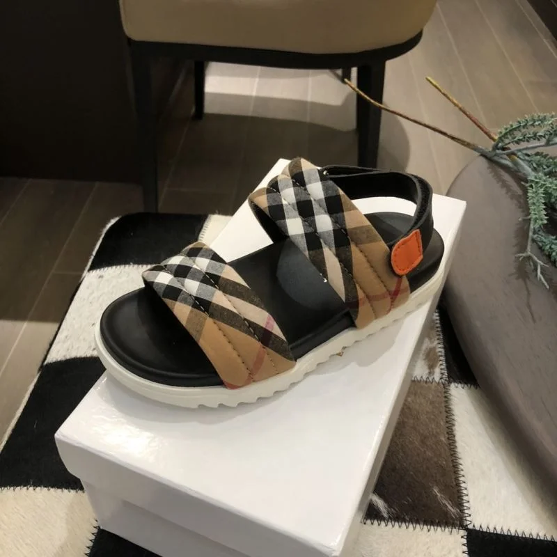 HighPerformance BURBERRY SHOES 30302