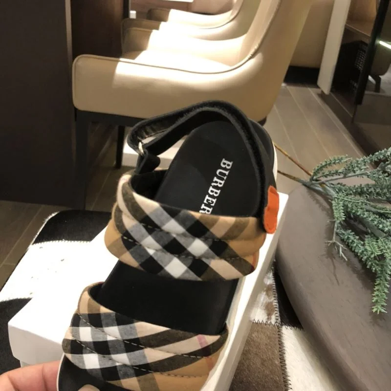 HighPerformance BURBERRY SHOES 30302