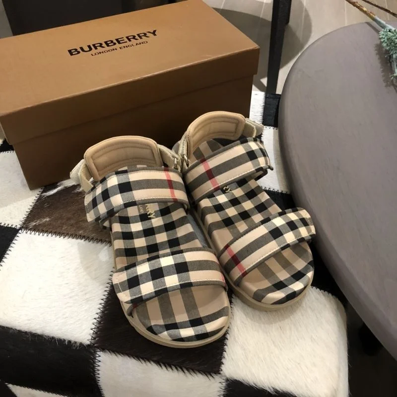 BURBERRY SHOES StreetReady 30300
