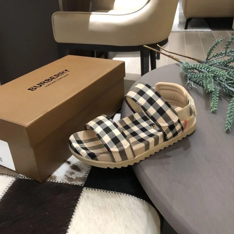 BURBERRY SHOES StreetReady 30300