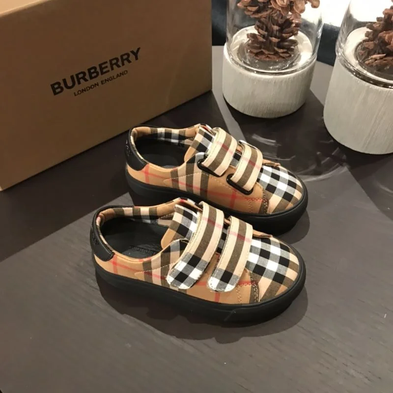Fashionable BURBERRY SHOES 30298