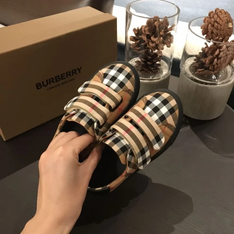 Fashionable BURBERRY SHOES 30298