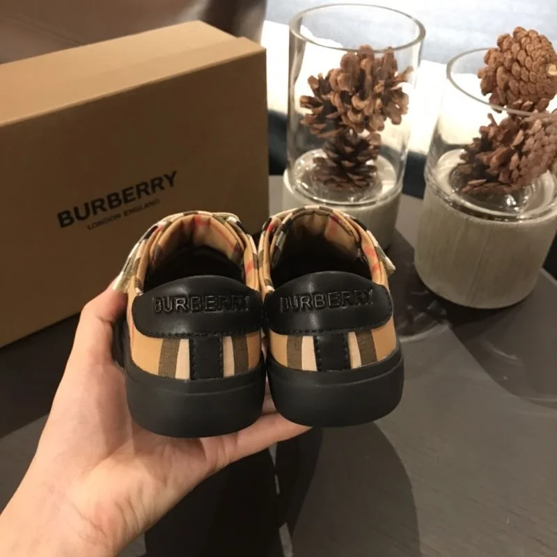 Fashionable BURBERRY SHOES 30298