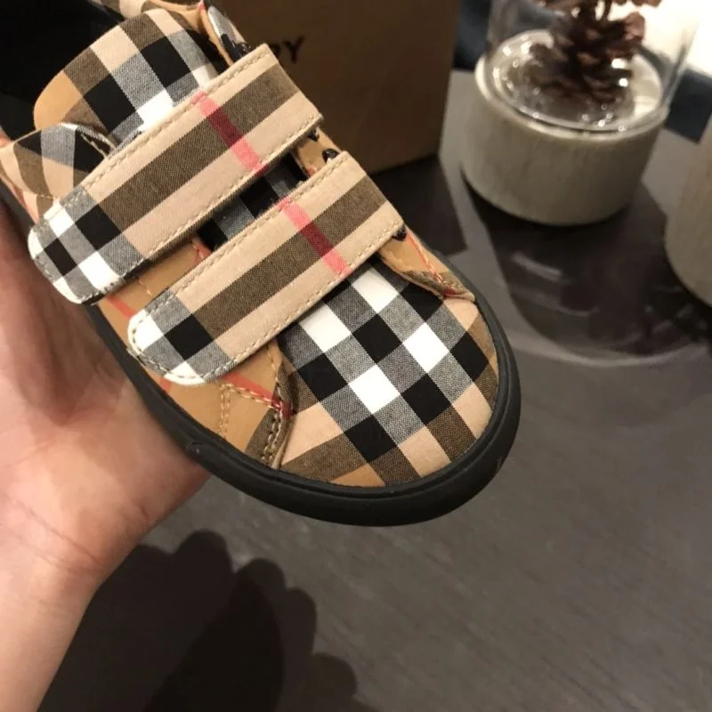 Fashionable BURBERRY SHOES 30298
