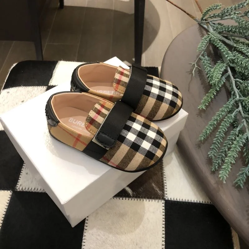 Snug BURBERRY SHOES 30292