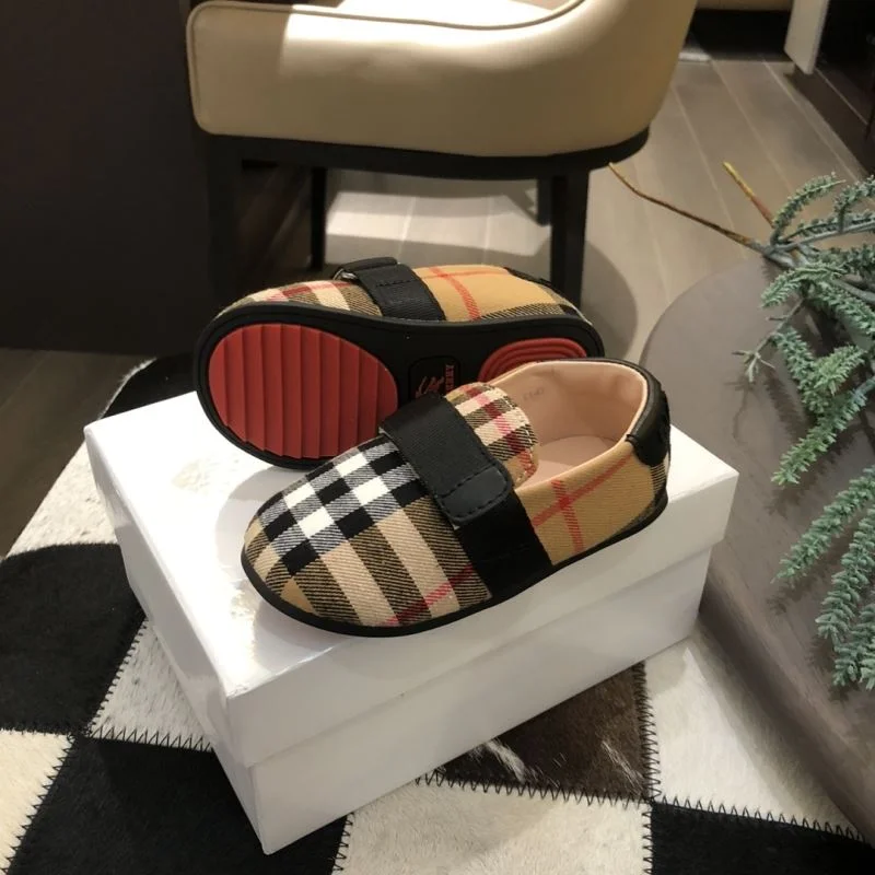 Snug BURBERRY SHOES 30292