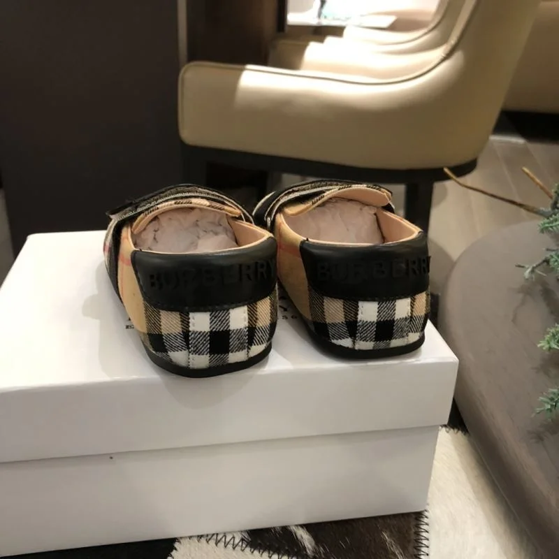 Snug BURBERRY SHOES 30292