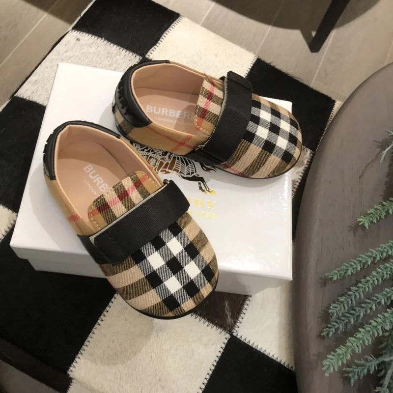 Snug BURBERRY SHOES 30292