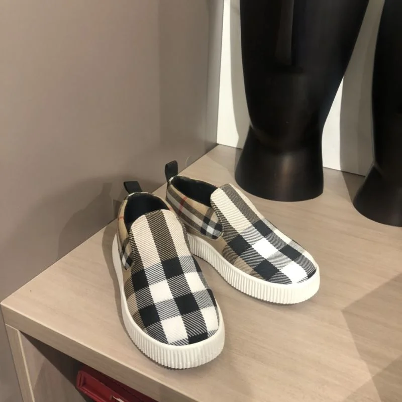 WellDesigned BURBERRY SHOES 30293