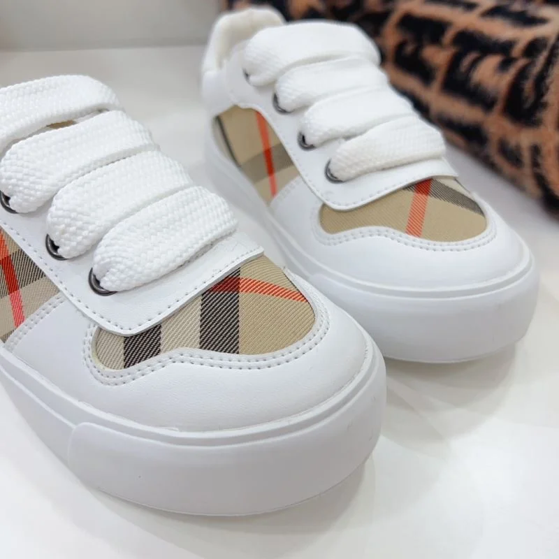 Timeless BURBERRY SHOES 30091