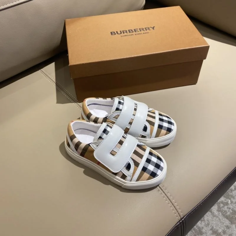 Trendy BURBERRY SHOES 30093