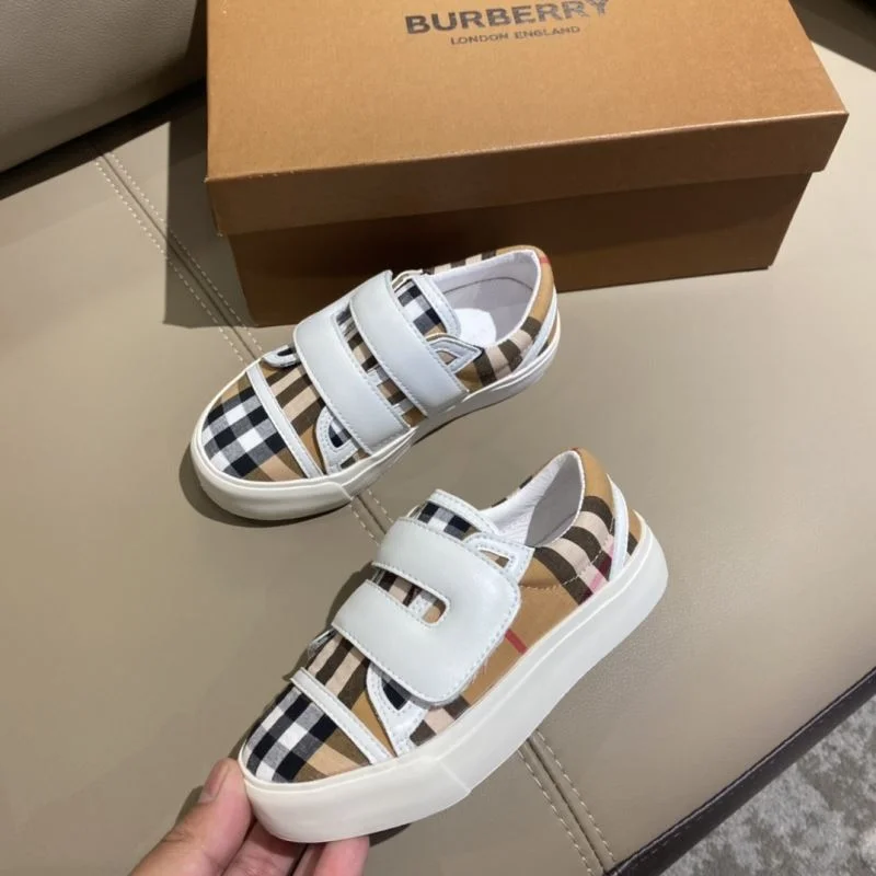 Trendy BURBERRY SHOES 30093