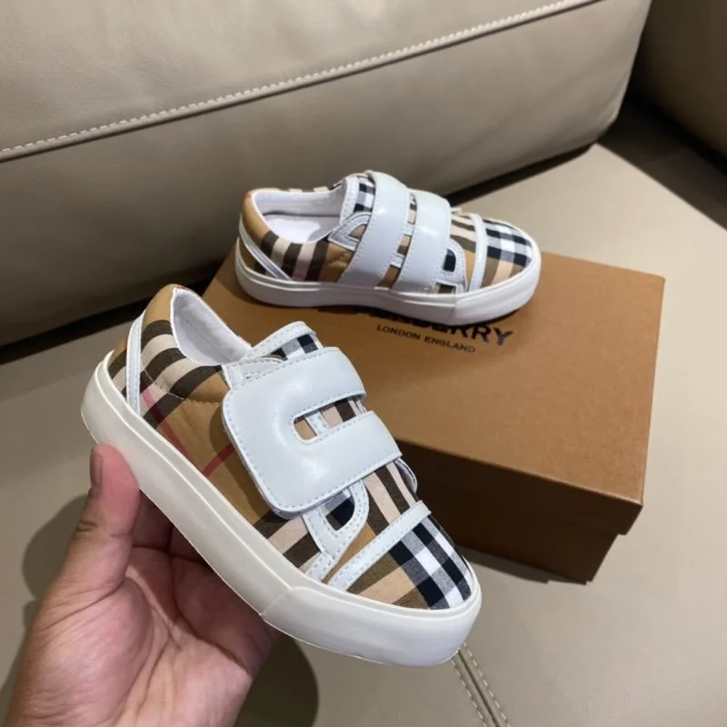 Trendy BURBERRY SHOES 30093