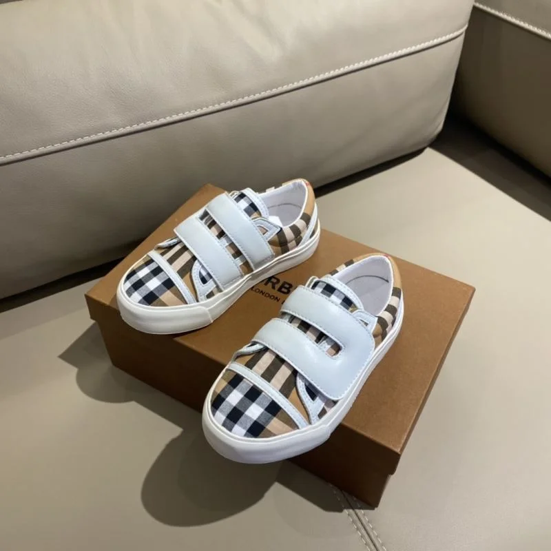 Trendy BURBERRY SHOES 30093