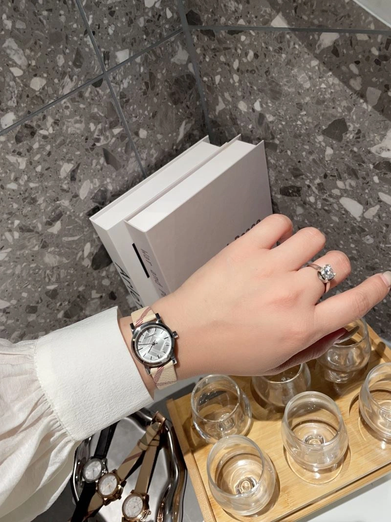 Youthful BURBERRY Watches 178151
