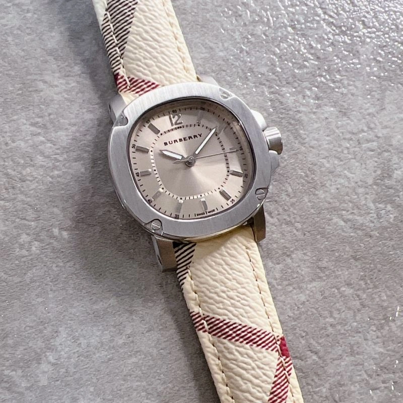 BURBERRY Watches Fashionable 178144