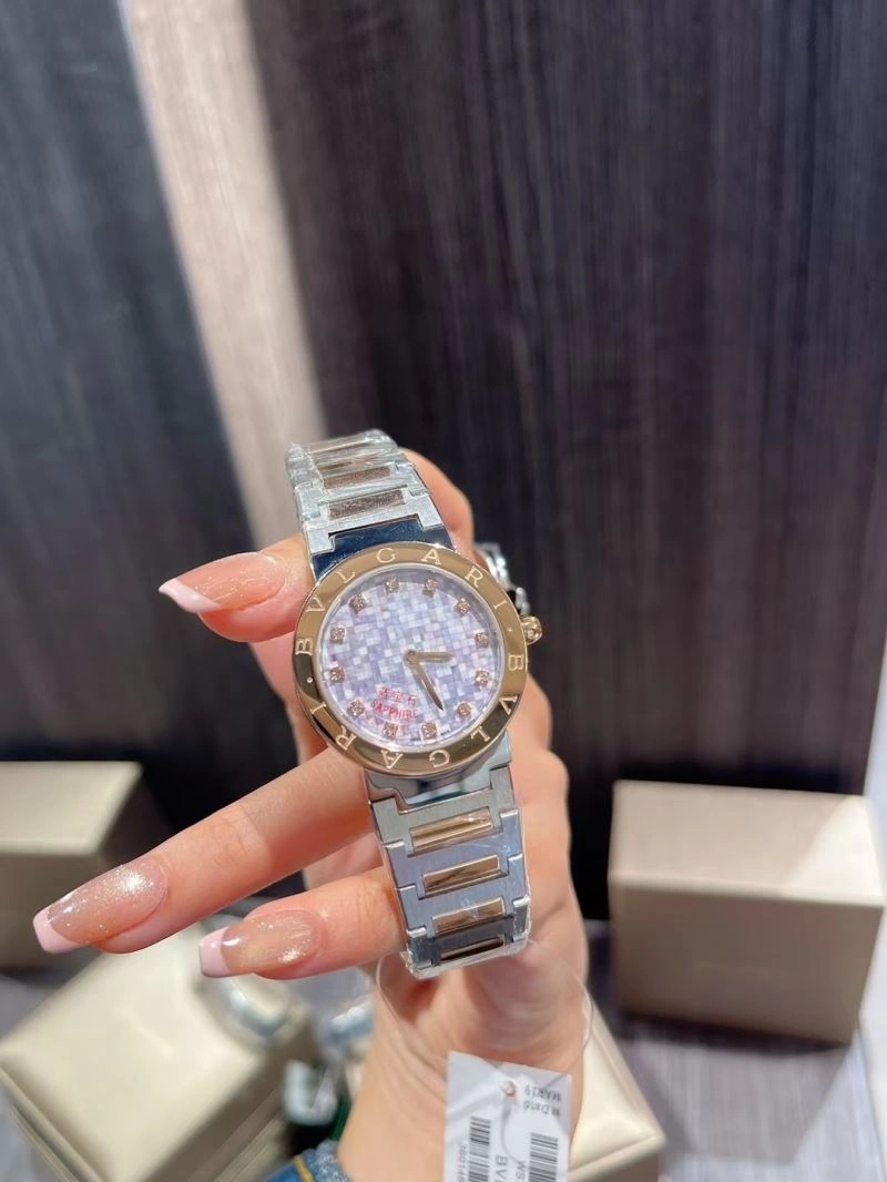 Elegant BVLGARI Watches 178252