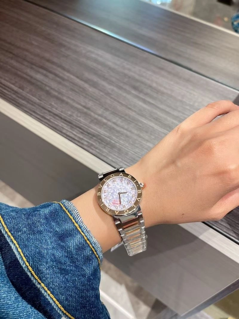 Elegant BVLGARI Watches 178252