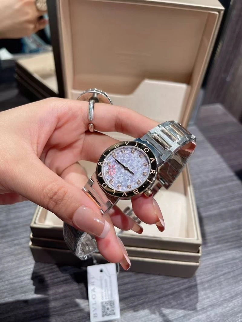 Elegant BVLGARI Watches 178252
