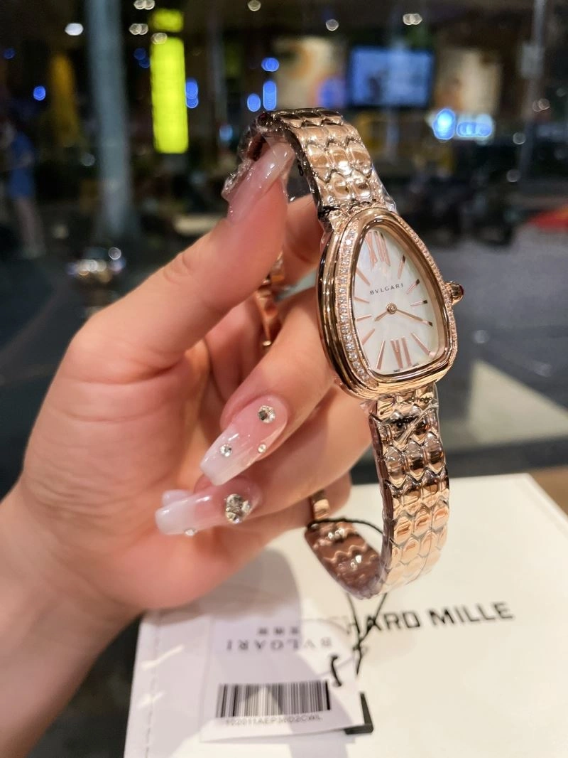 Snug BVLGARI Watches 178230