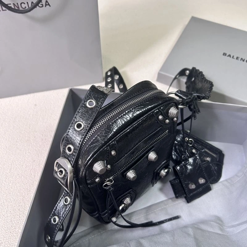 Affordable Balencia Le Cagole Distressed Silver Motorcycle Phone Bag - Black 78819
