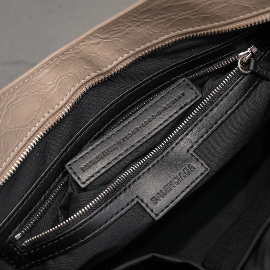 UrbanChic Balenciaga 2024  Lie City Motorcycle Bag 61045