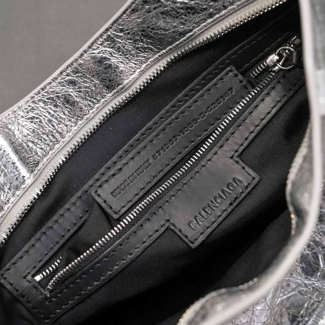 TimelessDesign Balenciaga 2024 Lie City  Motorcycle Bag 61018
