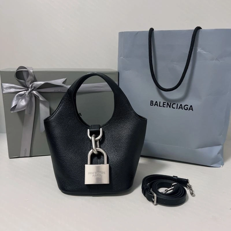 TechFriendly Balenciaga 2024 Spring Locker Hobo Bag with Silver Lock 70064