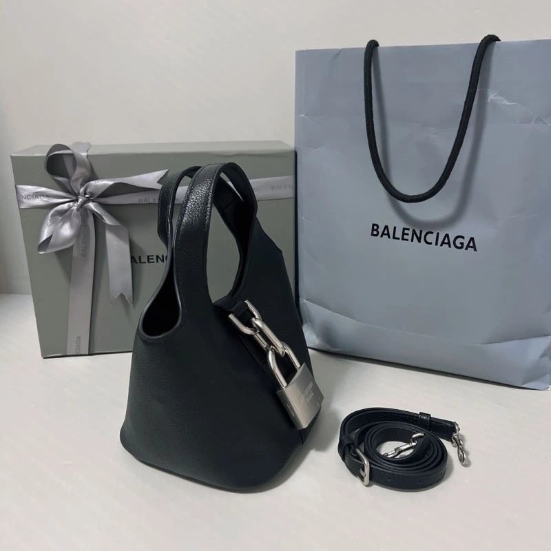 TechFriendly Balenciaga 2024 Spring Locker Hobo Bag with Silver Lock 70064