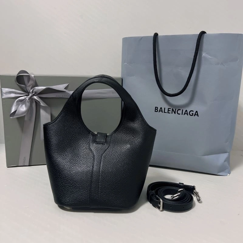 TechFriendly Balenciaga 2024 Spring Locker Hobo Bag with Silver Lock 70064