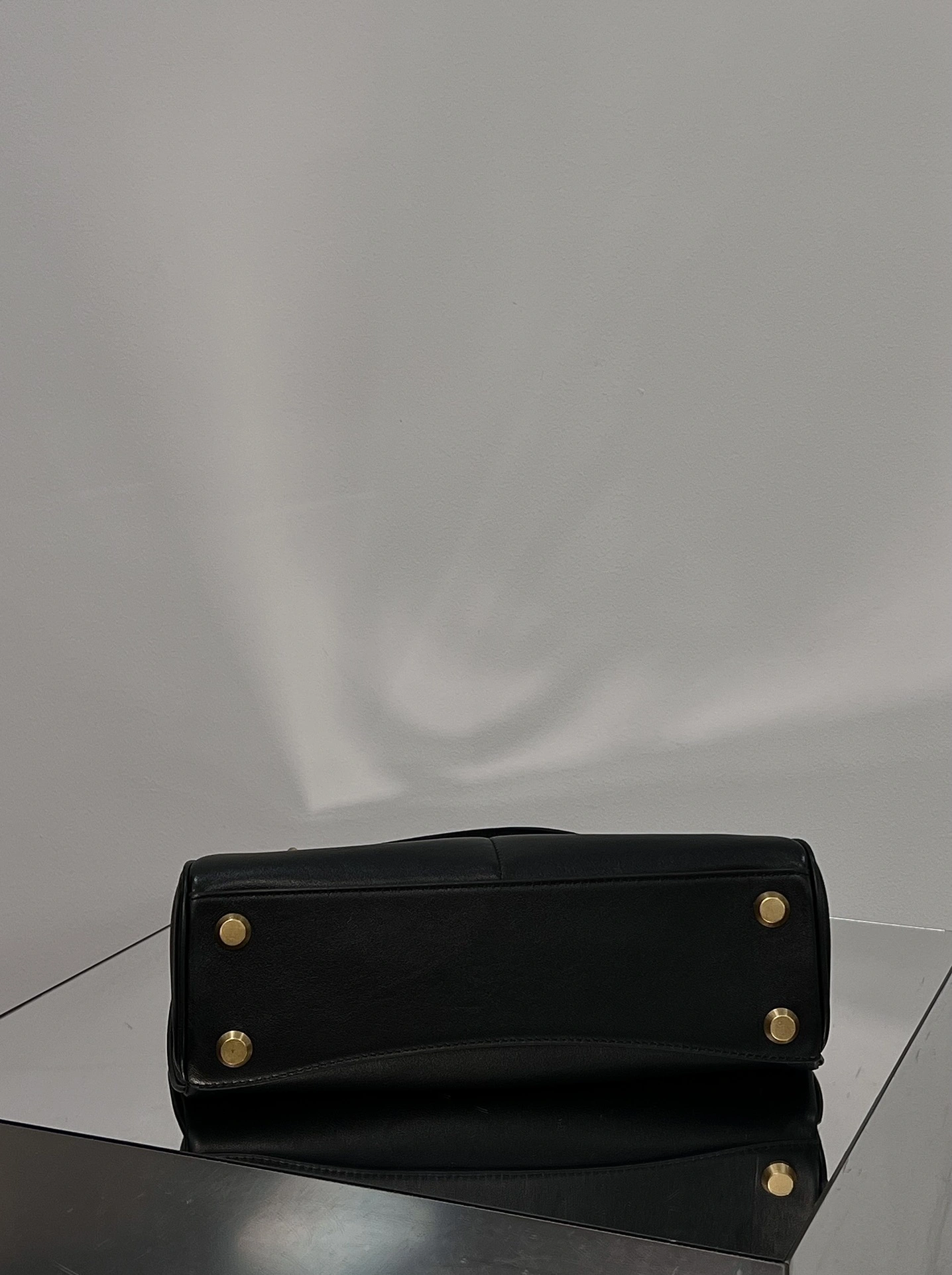 Balenciaga 24S Black Gold Slouchy Handbag -  Elegance Redefined OnTrend 72561