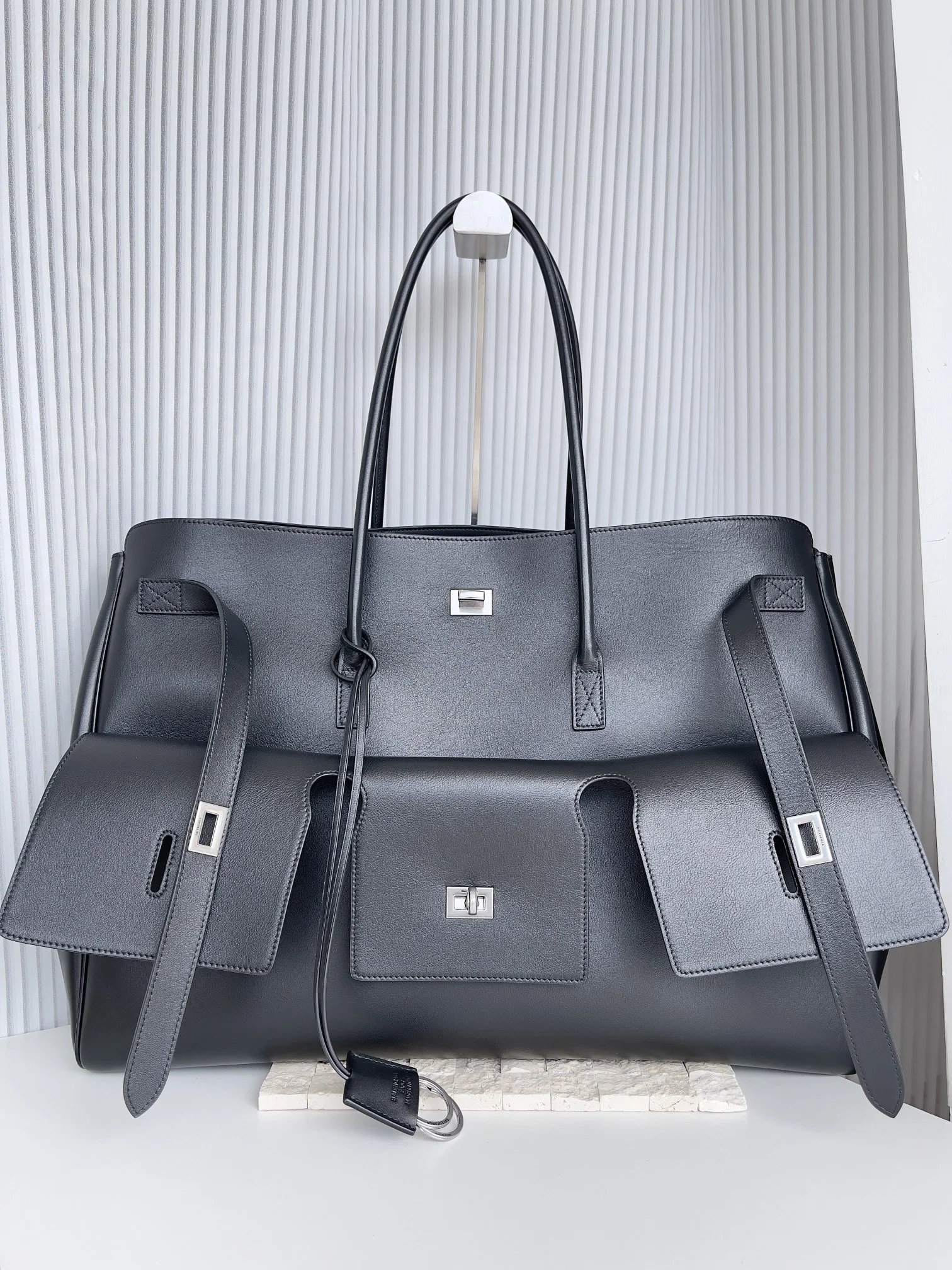 Balenciaga Air Large Tote Bag - 51.8 x 61.9 x 23.8 cm EasyMatch 60921