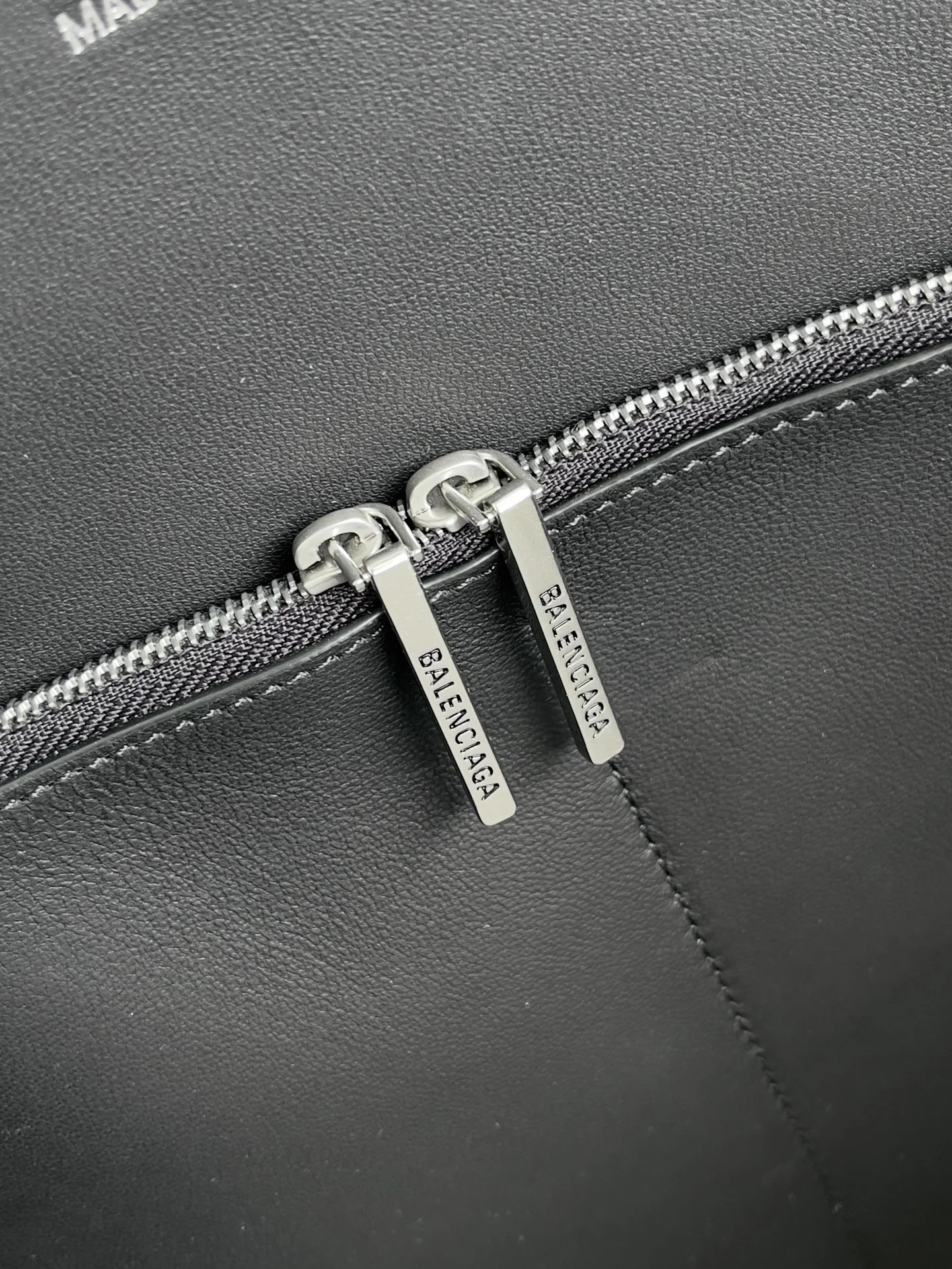Balenciaga Air Large Tote Bag - 51.8 x 61.9 x 23.8 cm EasyMatch 60921
