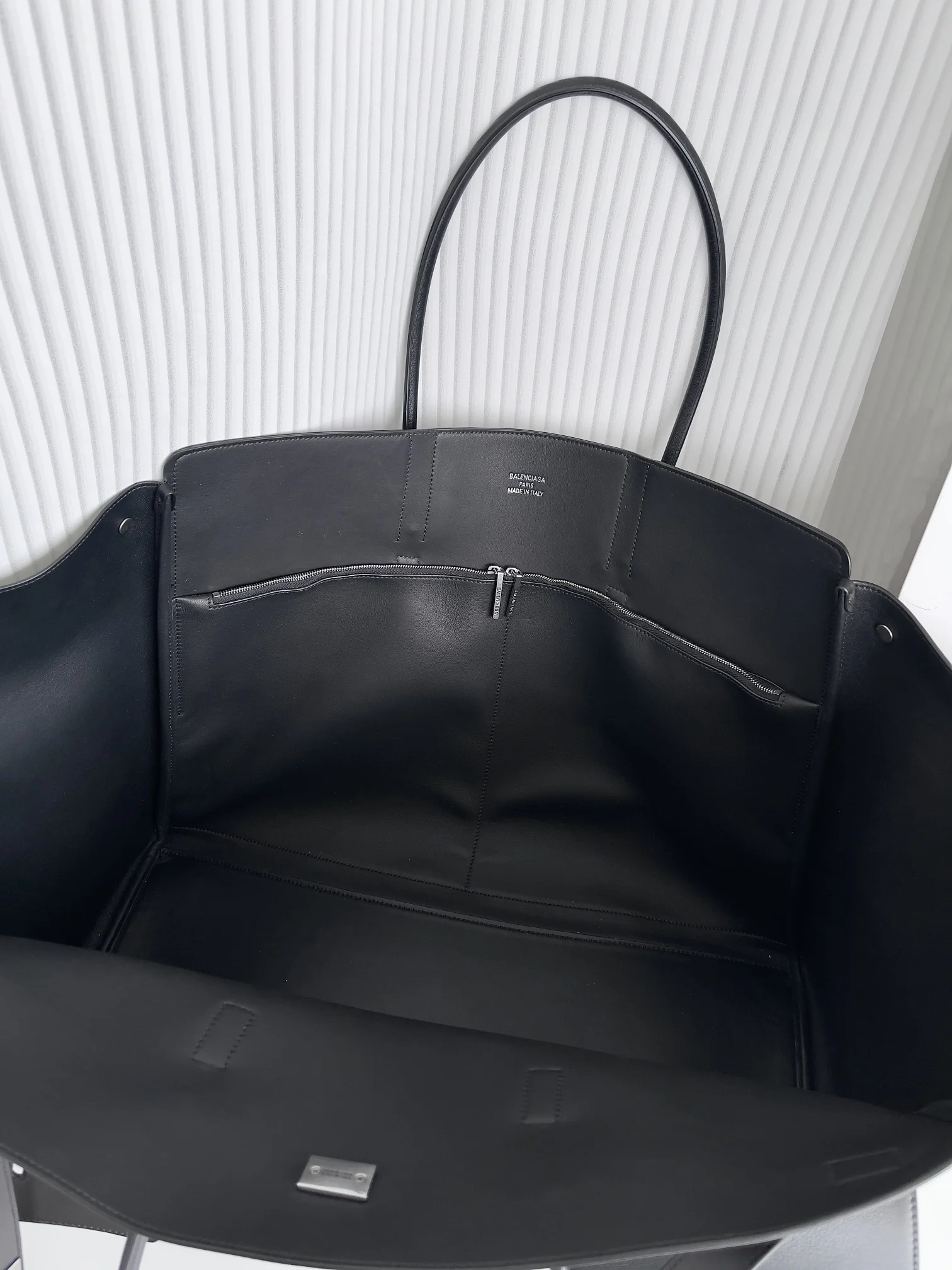 Balenciaga Air Large Tote Bag - 51.8 x 61.9 x 23.8 cm EasyMatch 60921